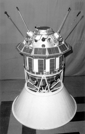 Аналог станции «Луна-3» в музее РКК «Энергия».